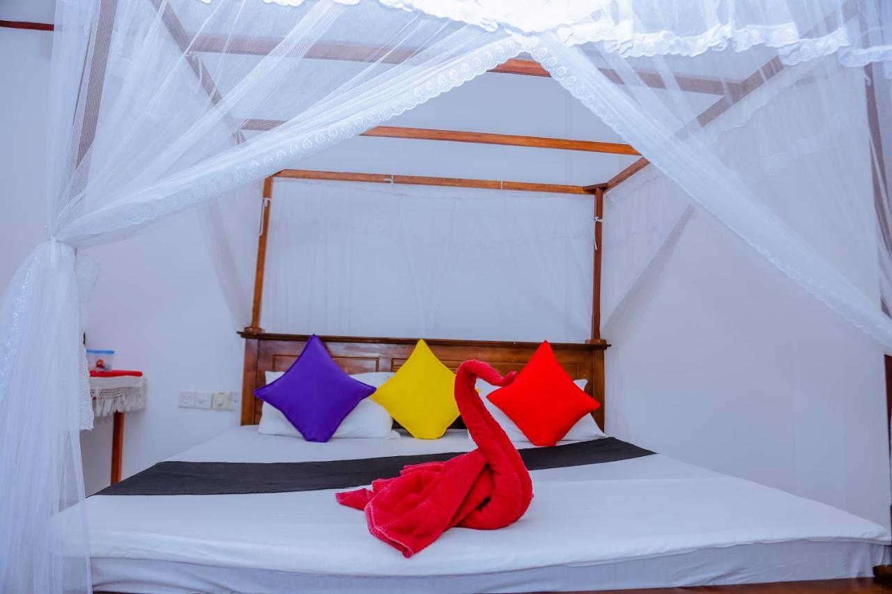 Sajana Ocean Hill Bed & Breakfast Мириса Екстериор снимка