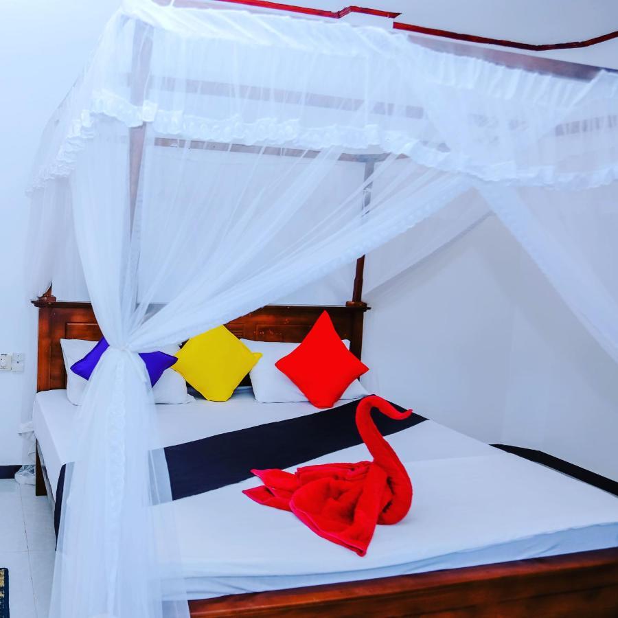 Sajana Ocean Hill Bed & Breakfast Мириса Екстериор снимка