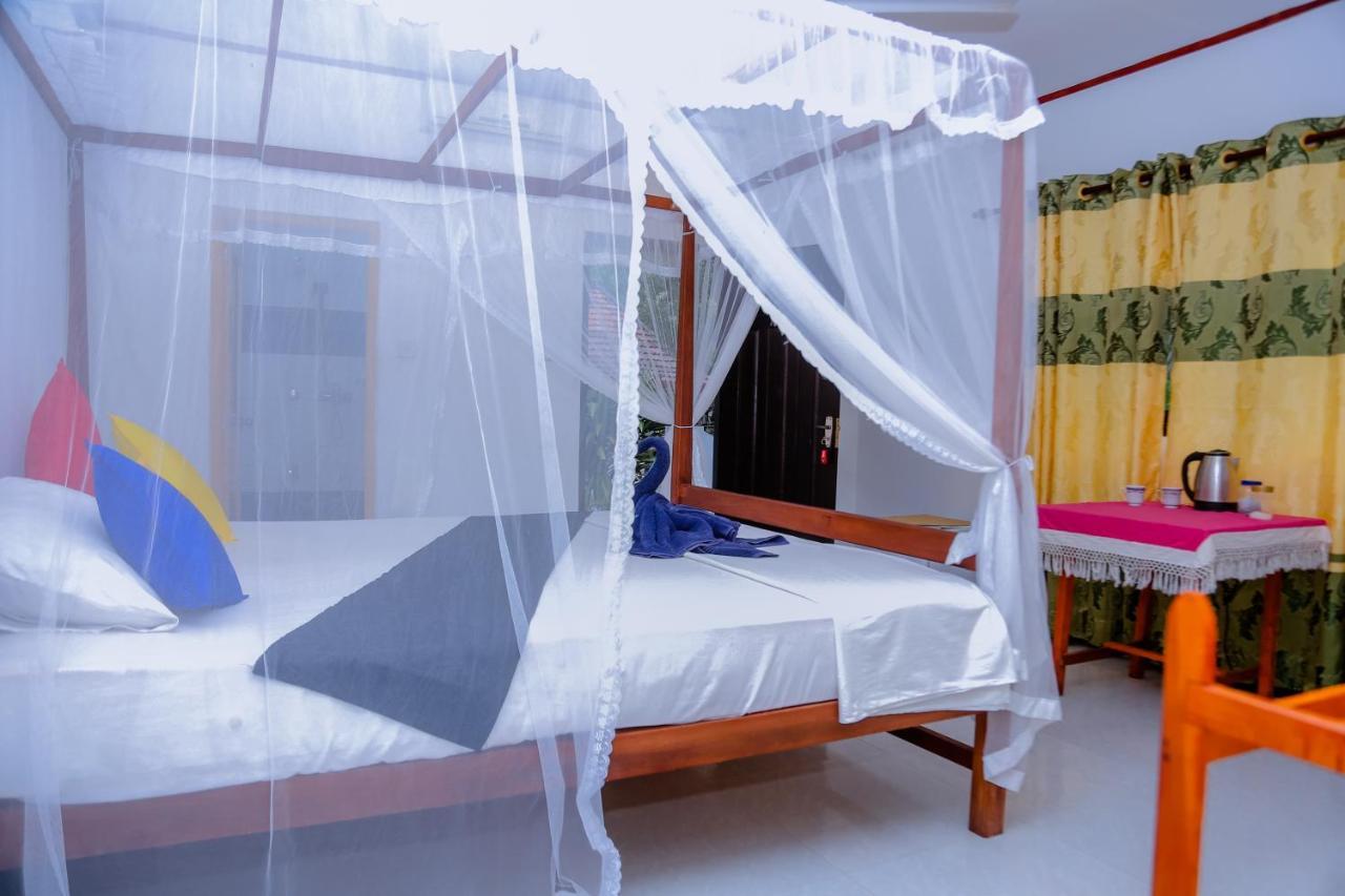 Sajana Ocean Hill Bed & Breakfast Мириса Екстериор снимка