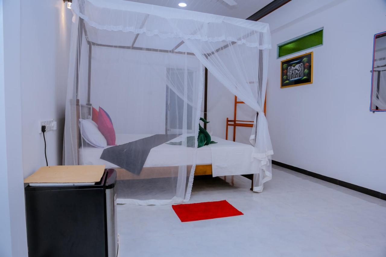 Sajana Ocean Hill Bed & Breakfast Мириса Екстериор снимка