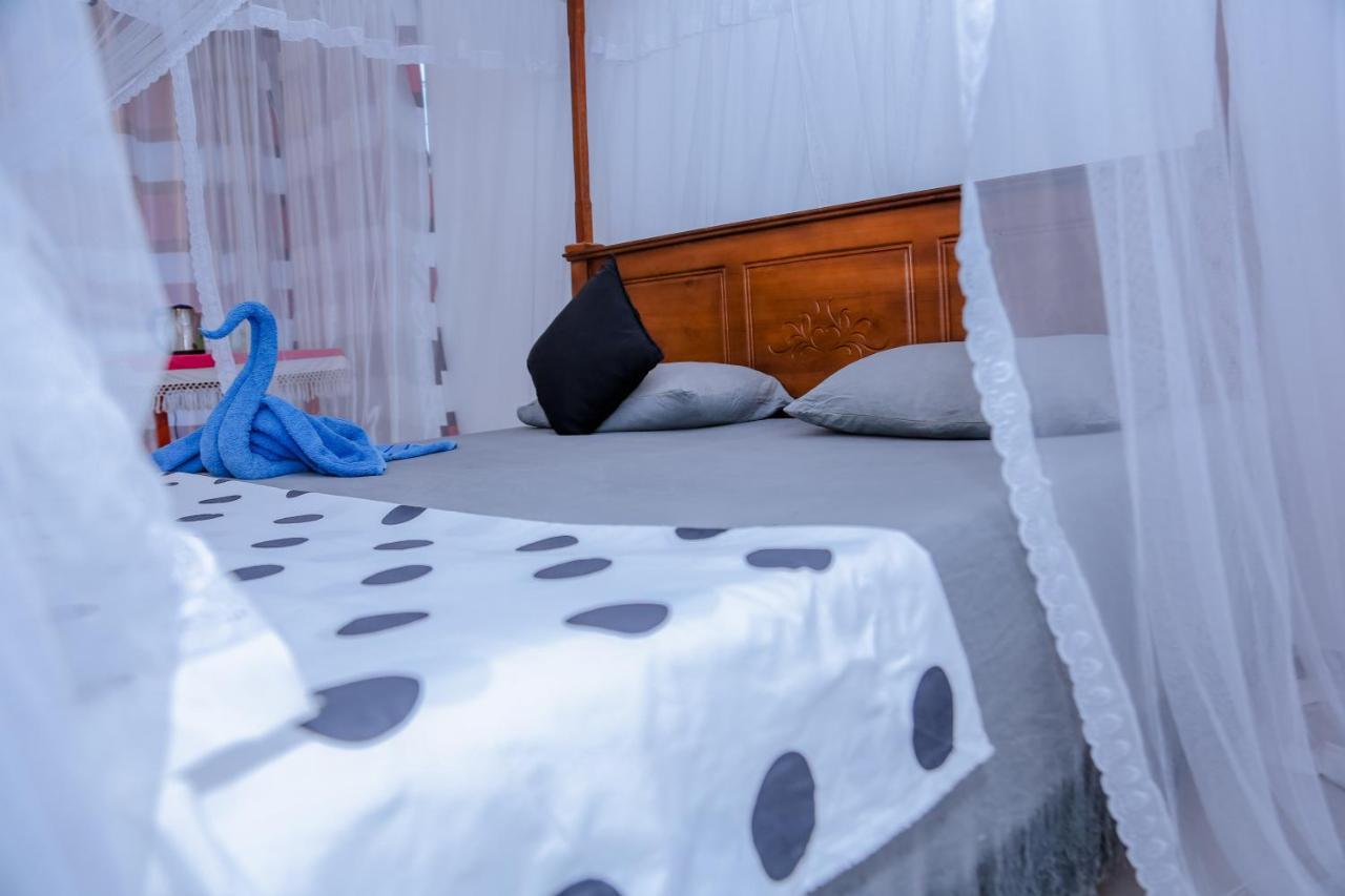 Sajana Ocean Hill Bed & Breakfast Мириса Екстериор снимка