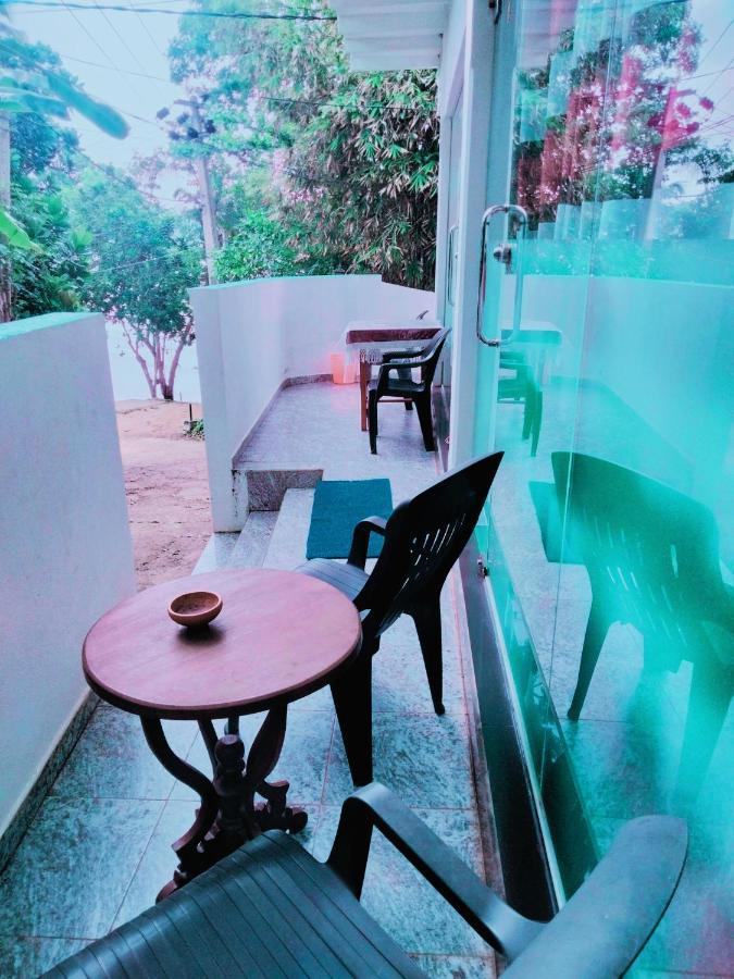 Sajana Ocean Hill Bed & Breakfast Мириса Стая снимка