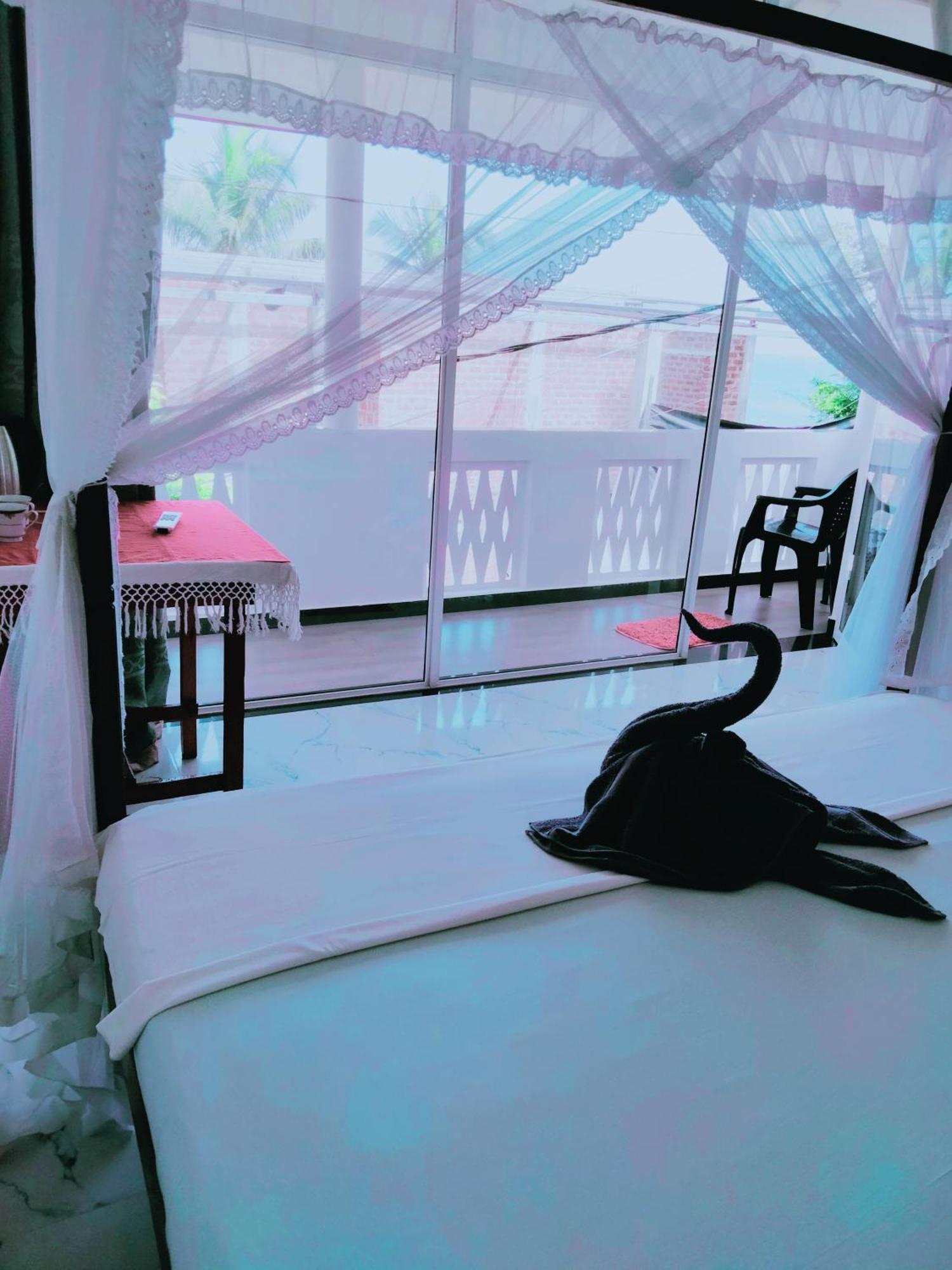 Sajana Ocean Hill Bed & Breakfast Мириса Стая снимка
