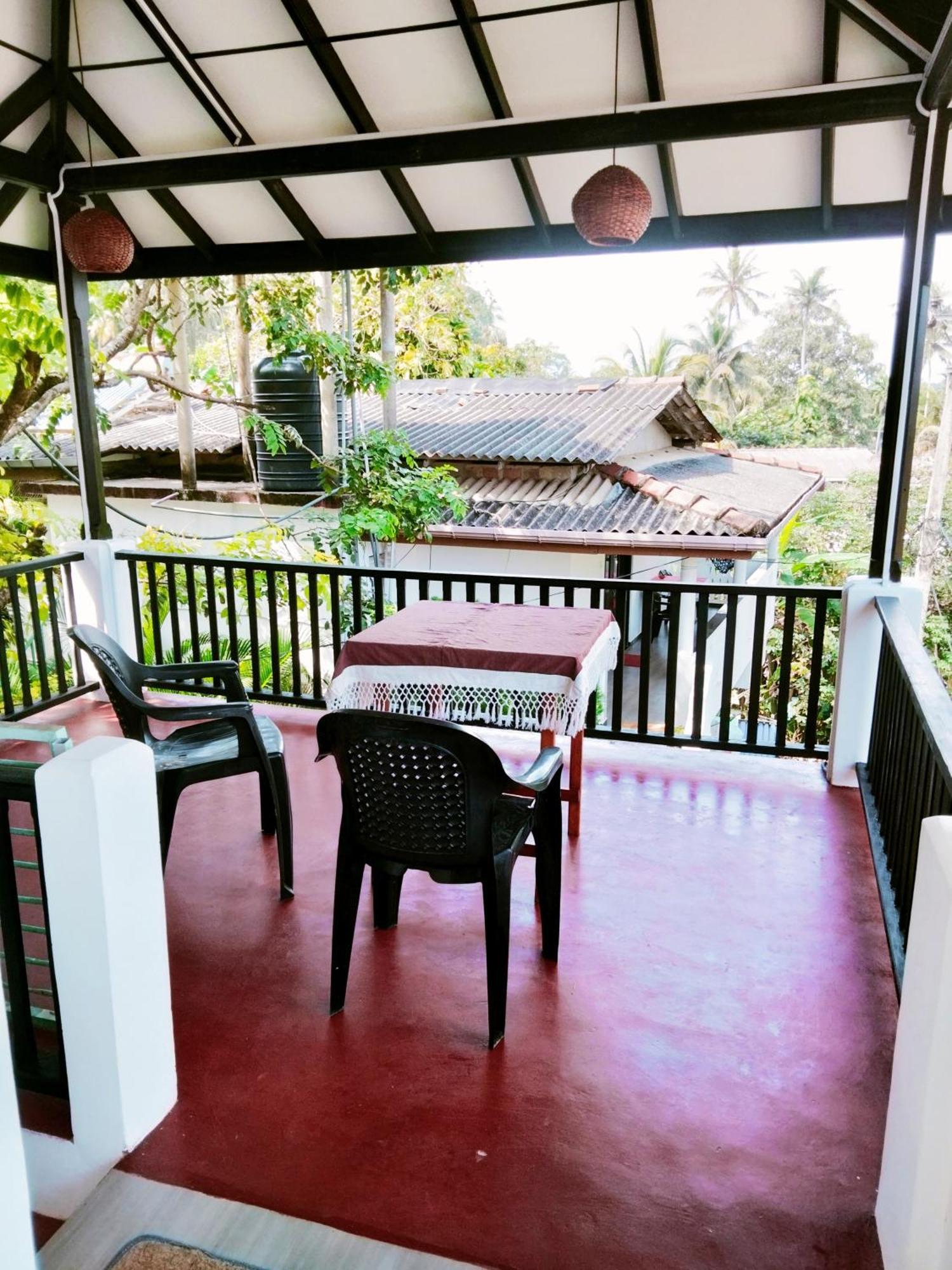 Sajana Ocean Hill Bed & Breakfast Мириса Стая снимка
