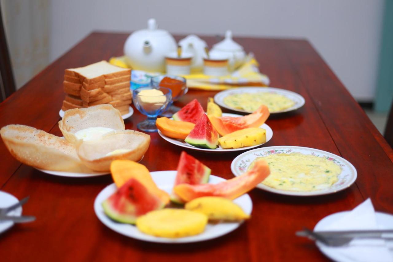 Sajana Ocean Hill Bed & Breakfast Мириса Екстериор снимка