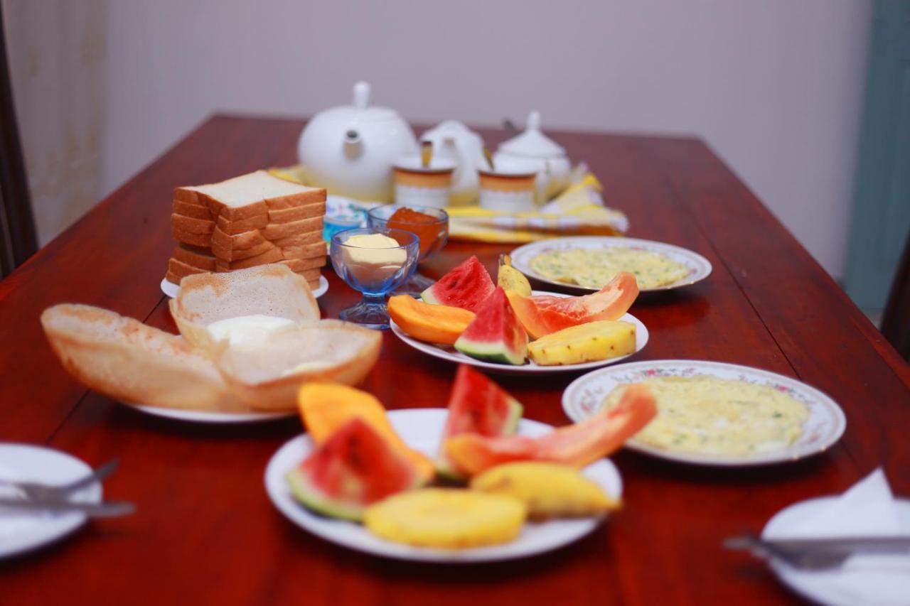 Sajana Ocean Hill Bed & Breakfast Мириса Екстериор снимка