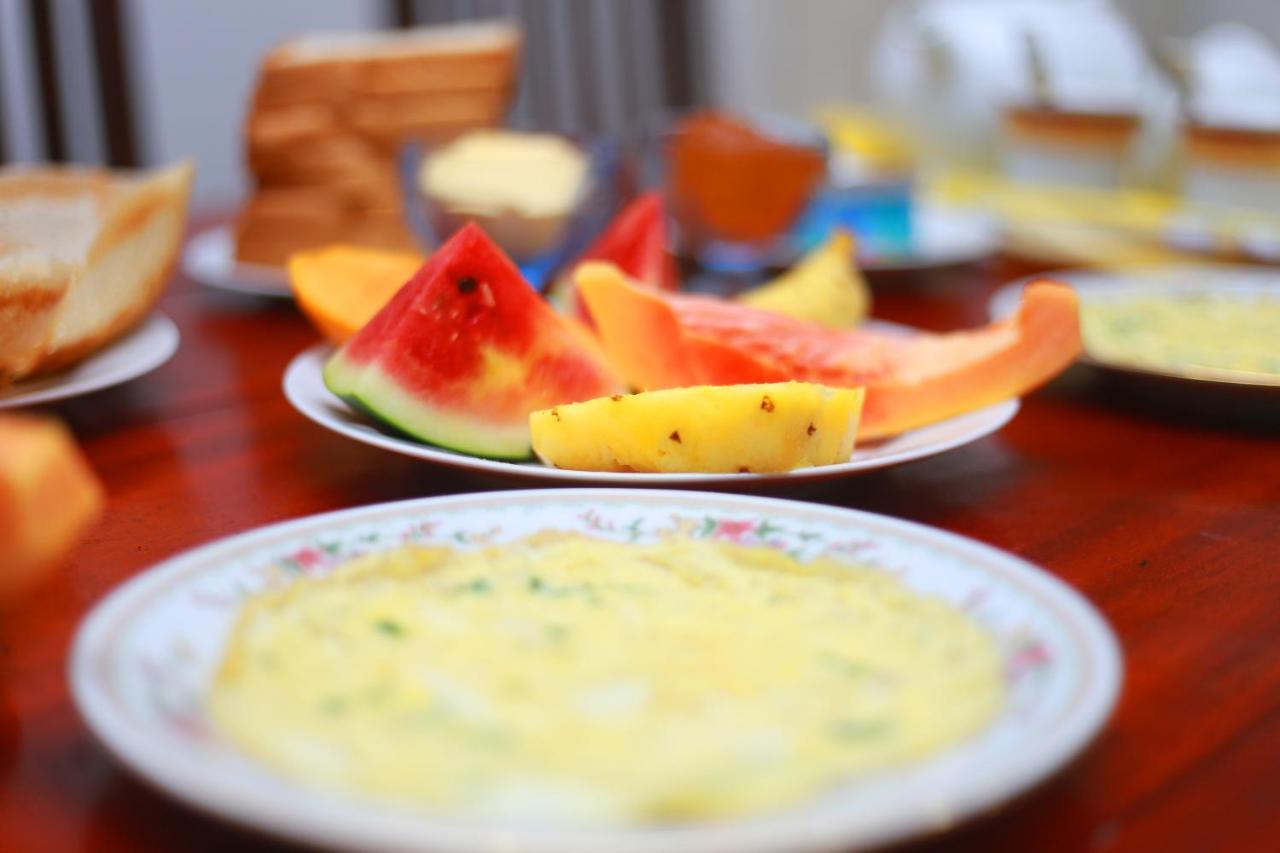 Sajana Ocean Hill Bed & Breakfast Мириса Екстериор снимка